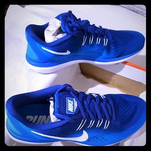 NIKE FLEX RN